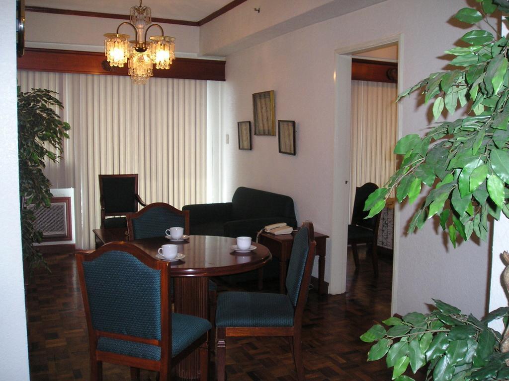 Citadel Inn Makati Makati City Rum bild